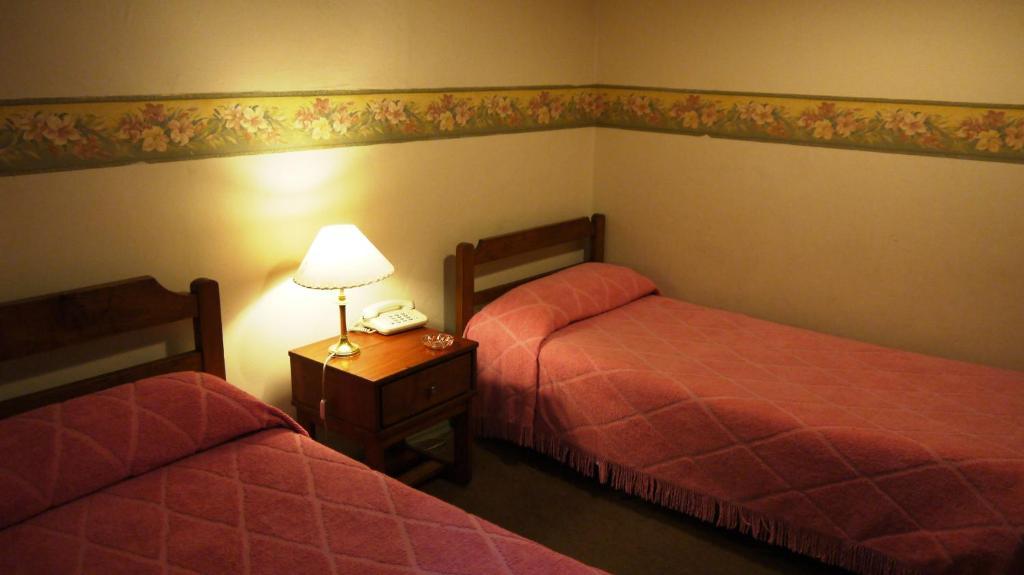 Hotel Gran Sarmiento بوينس آيرس الغرفة الصورة